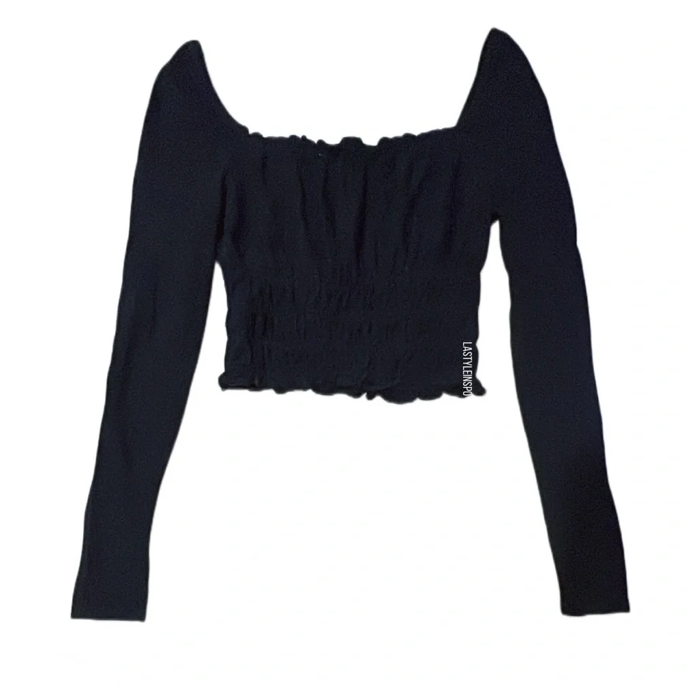 Miss Selfridge Long Sleeve Crop Top in Black